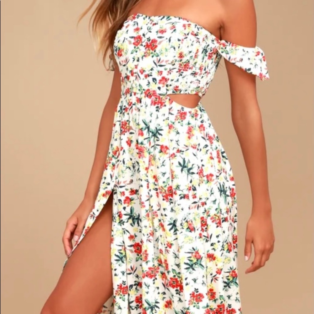 Lulus cutout off shoulder floral maxi